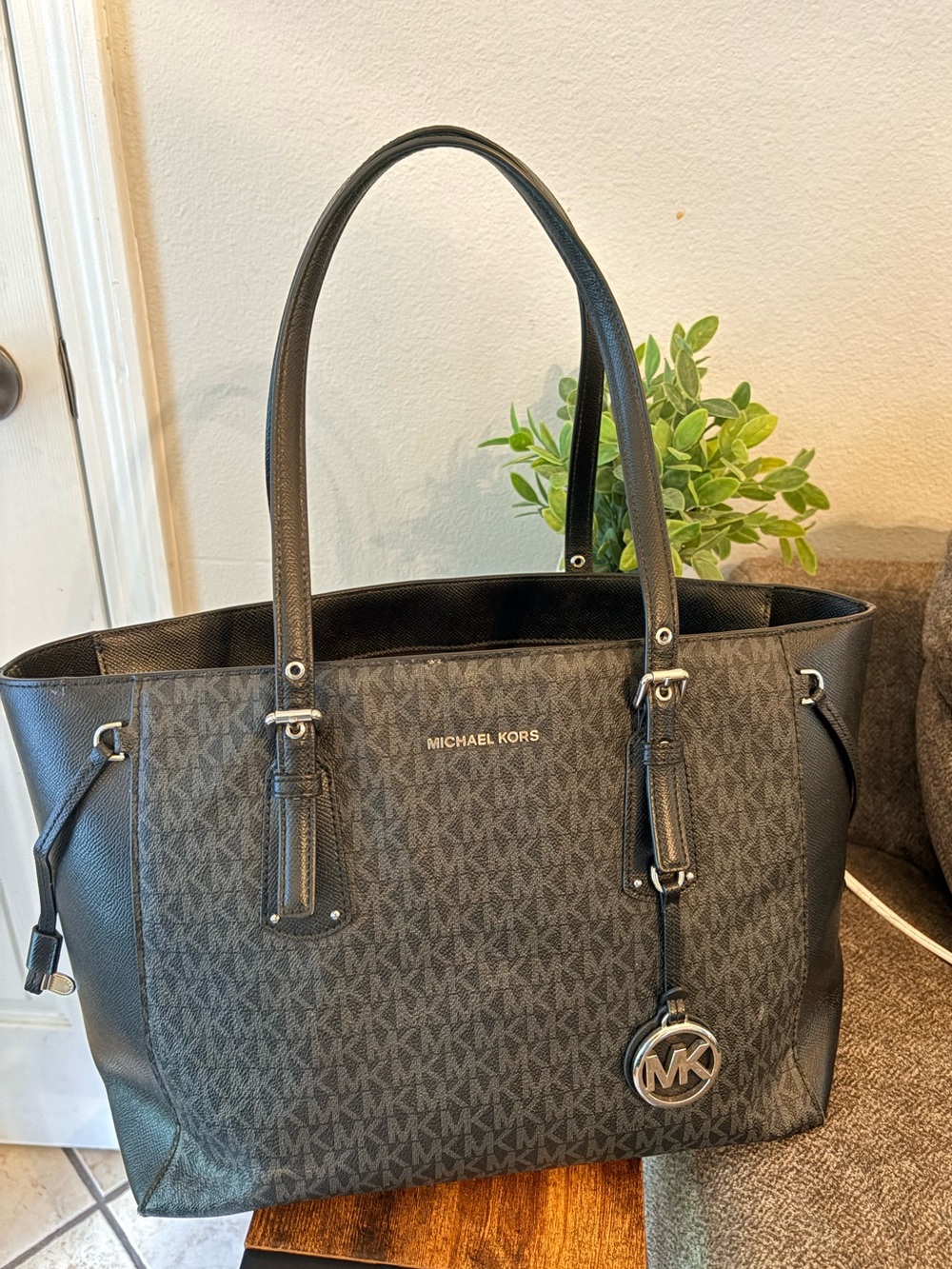 Michael Kors Large Black Signature Tote MK Logo Work Bag